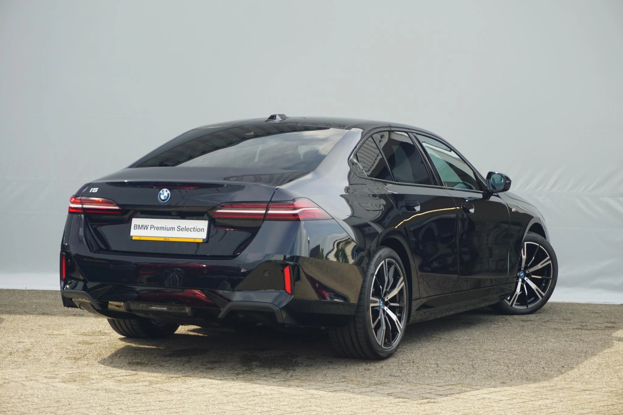 Hoofdafbeelding BMW i5