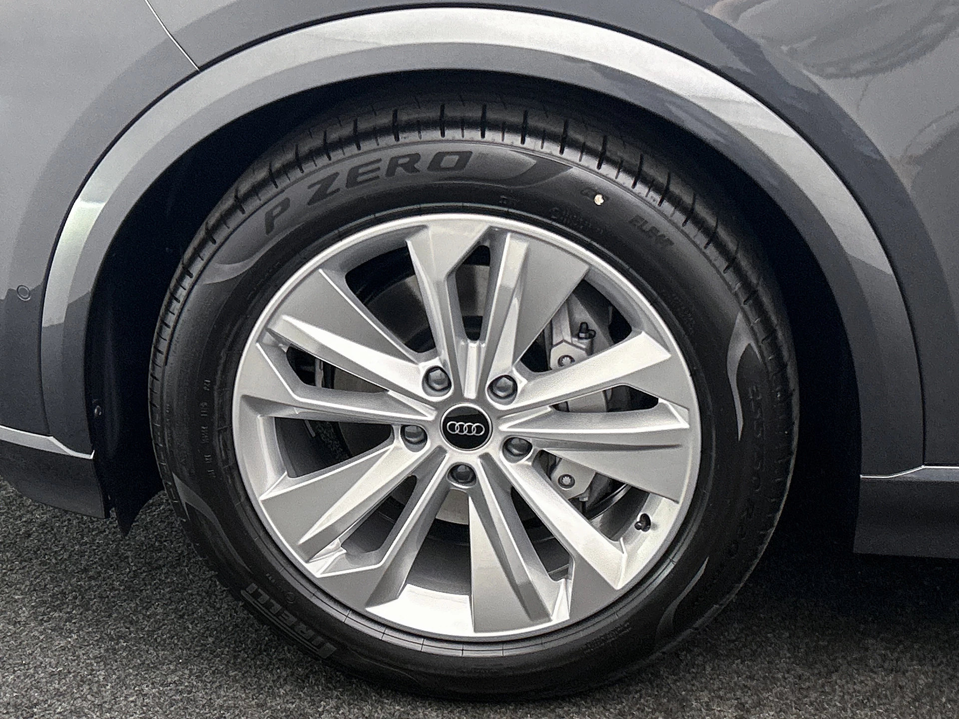Hoofdafbeelding Audi Q6 e-tron