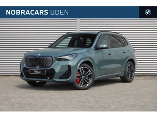 BMW iX1 eDrive20 M Sport / Panoramadak / Trekhaak / Sportstoelen / M Adaptief onderstel / Comfort Acces / Stoelverwarming / Adaptieve LED / Parking Assistant Plus / Head-Up / Harman Kardon
