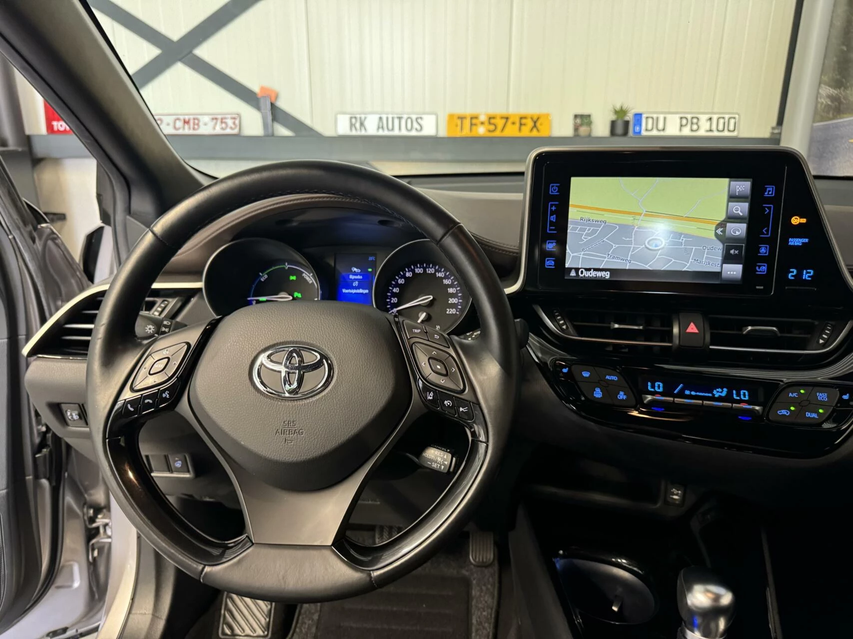 Hoofdafbeelding Toyota C-HR
