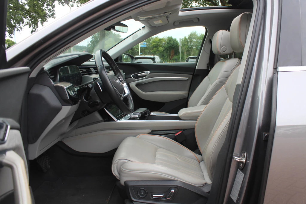 Hoofdafbeelding Audi e-tron