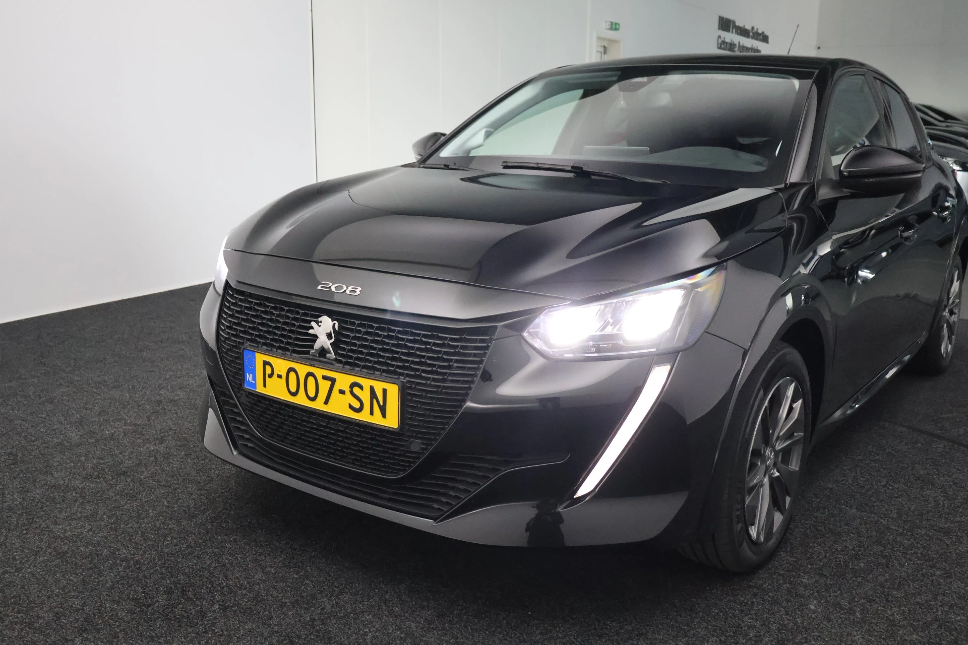 Hoofdafbeelding Peugeot e-208