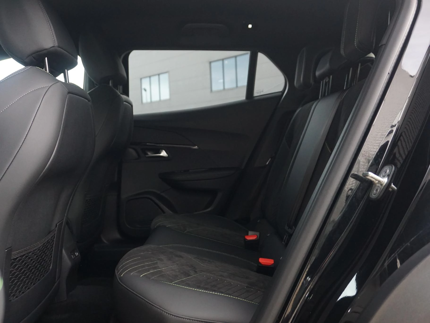 Hoofdafbeelding Peugeot e-2008