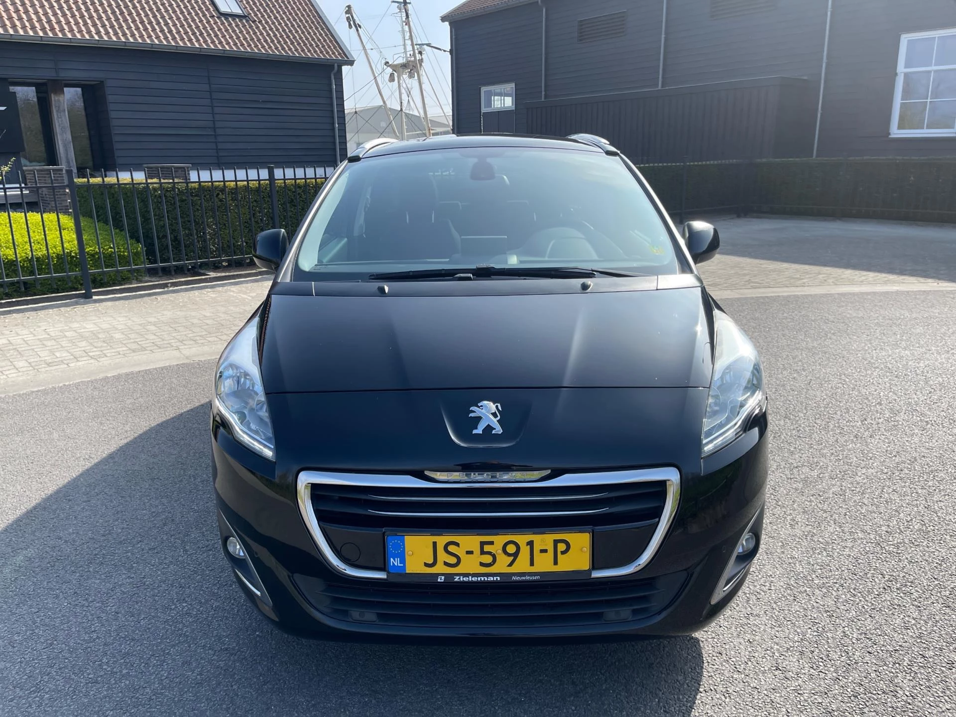 Hoofdafbeelding Peugeot 5008