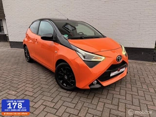 Hoofdafbeelding Toyota Aygo Toyota Aygo 1.0 VVT-i x-clusiv , erg sportief!