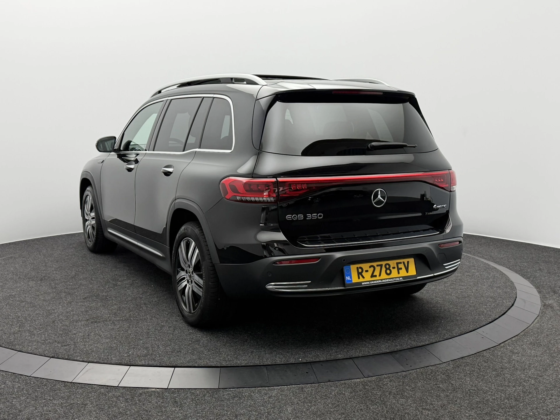 Hoofdafbeelding Mercedes-Benz EQB