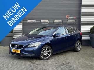 Volvo V40 Cross Country 2.0 D3 Momentum | Navigatie | Lederen Bekleding | Stoelverwarming | Trekhaak |