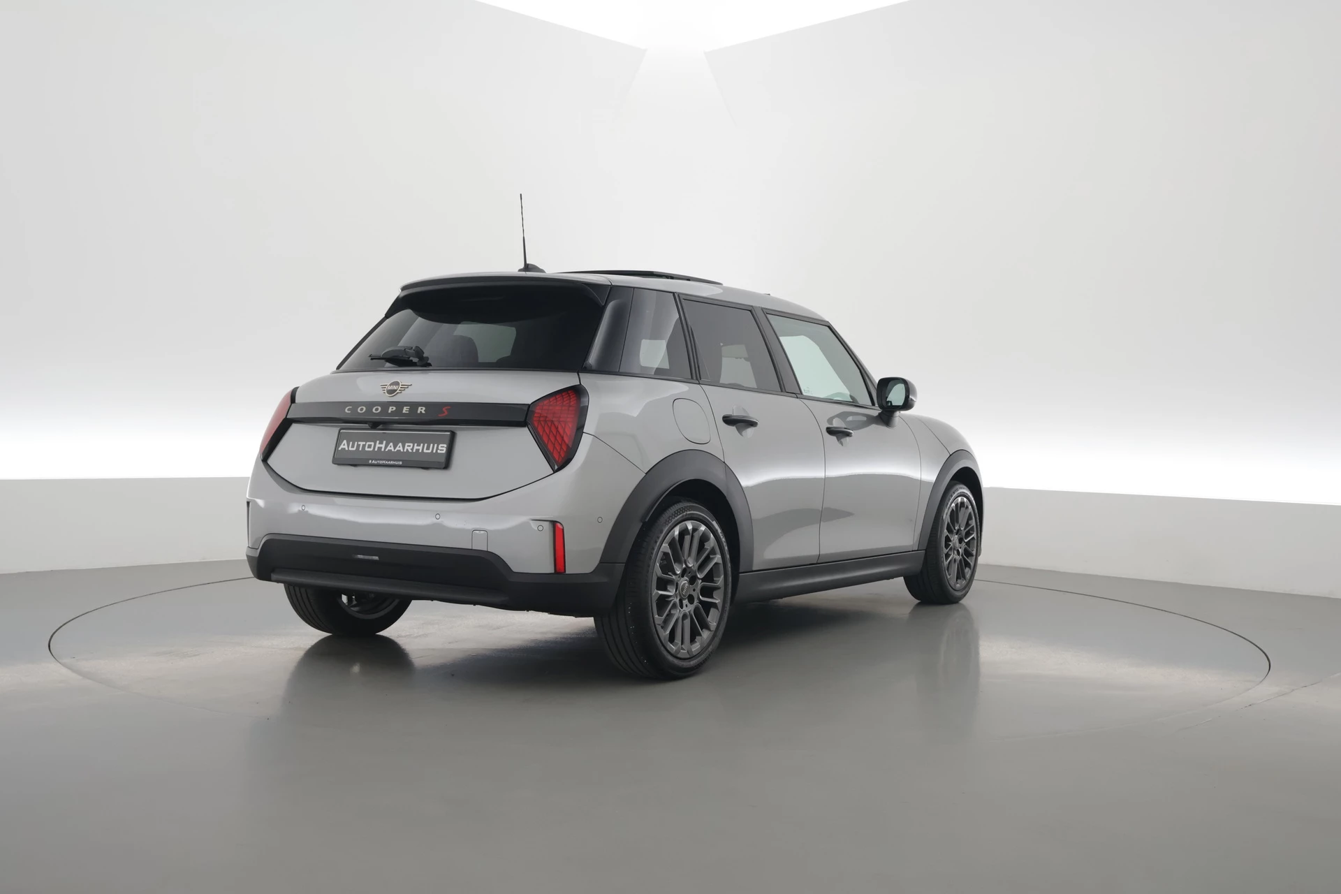 Hoofdafbeelding MINI 5-deurs
