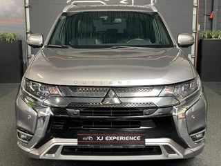 Hoofdafbeelding Mitsubishi Outlander Mitsubishi Outlander 2.4 PHEV Intense+ CARPLAY/ACC/RUITJES LEDER/360CAMERA