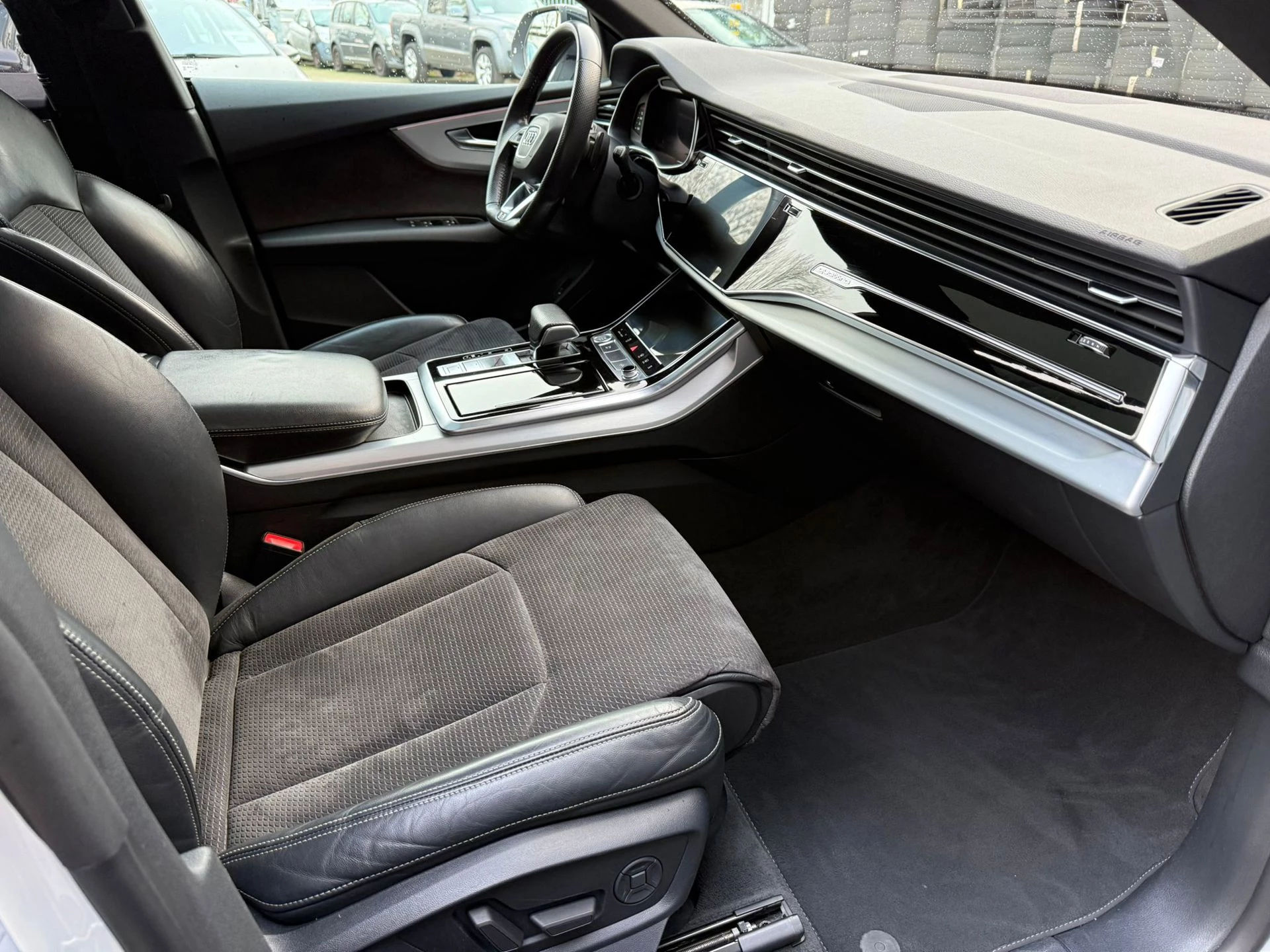 Hoofdafbeelding Audi Q8