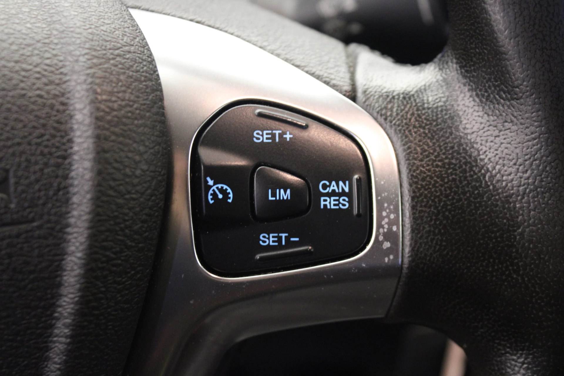 Hoofdafbeelding Ford Transit Courier