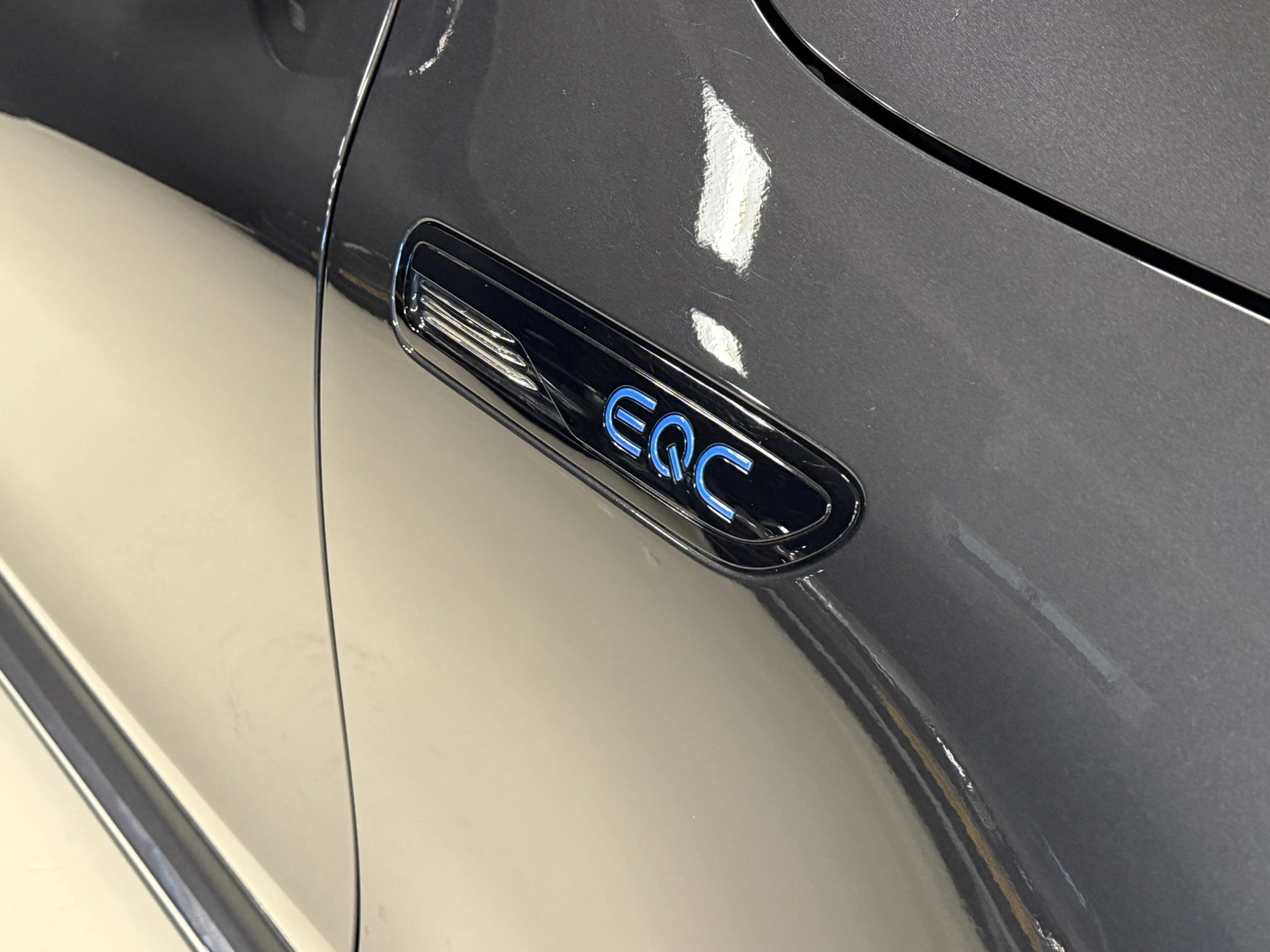 Hoofdafbeelding Mercedes-Benz EQC