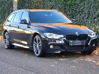 BMW 3-serie Touring F31 320i M Sport X-drive Trekhaak Apple CarPlay dig.dash 19inch 320i xDrive M Sport Edition