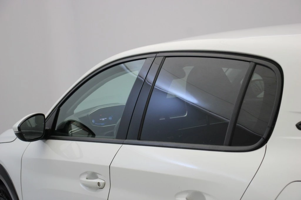 Hoofdafbeelding Peugeot e-208