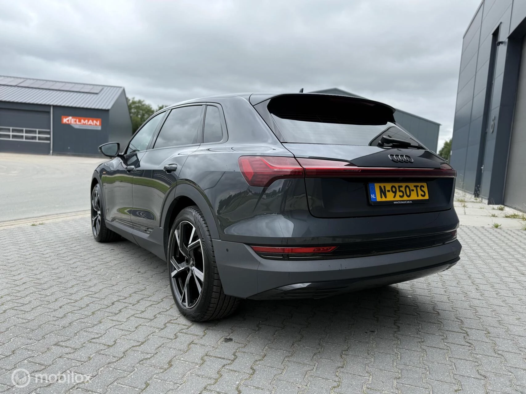 Hoofdafbeelding Audi e-tron