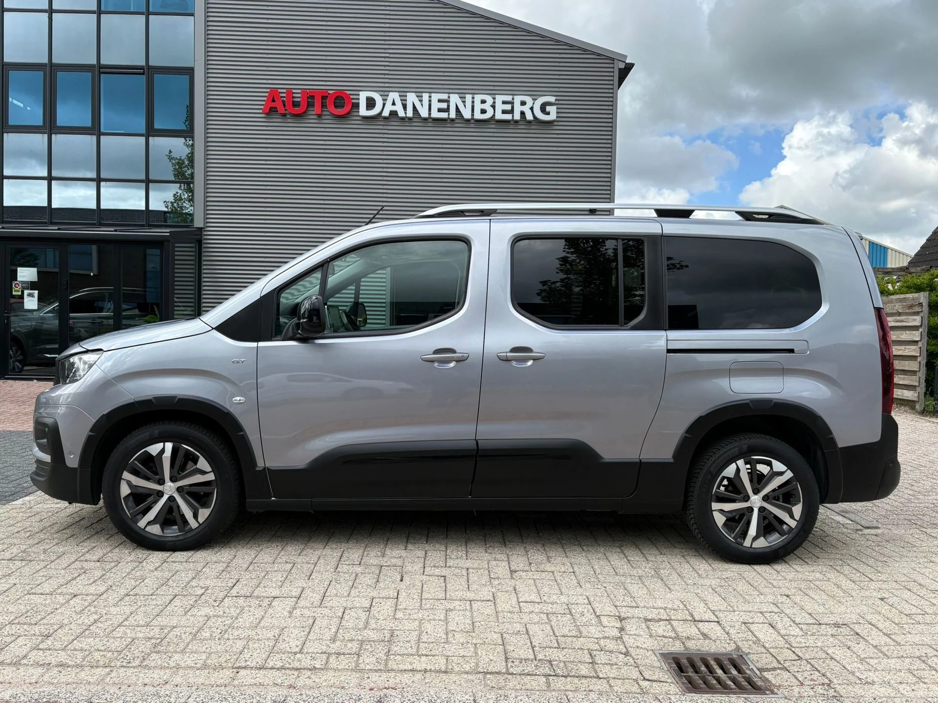Hoofdafbeelding Peugeot Rifter