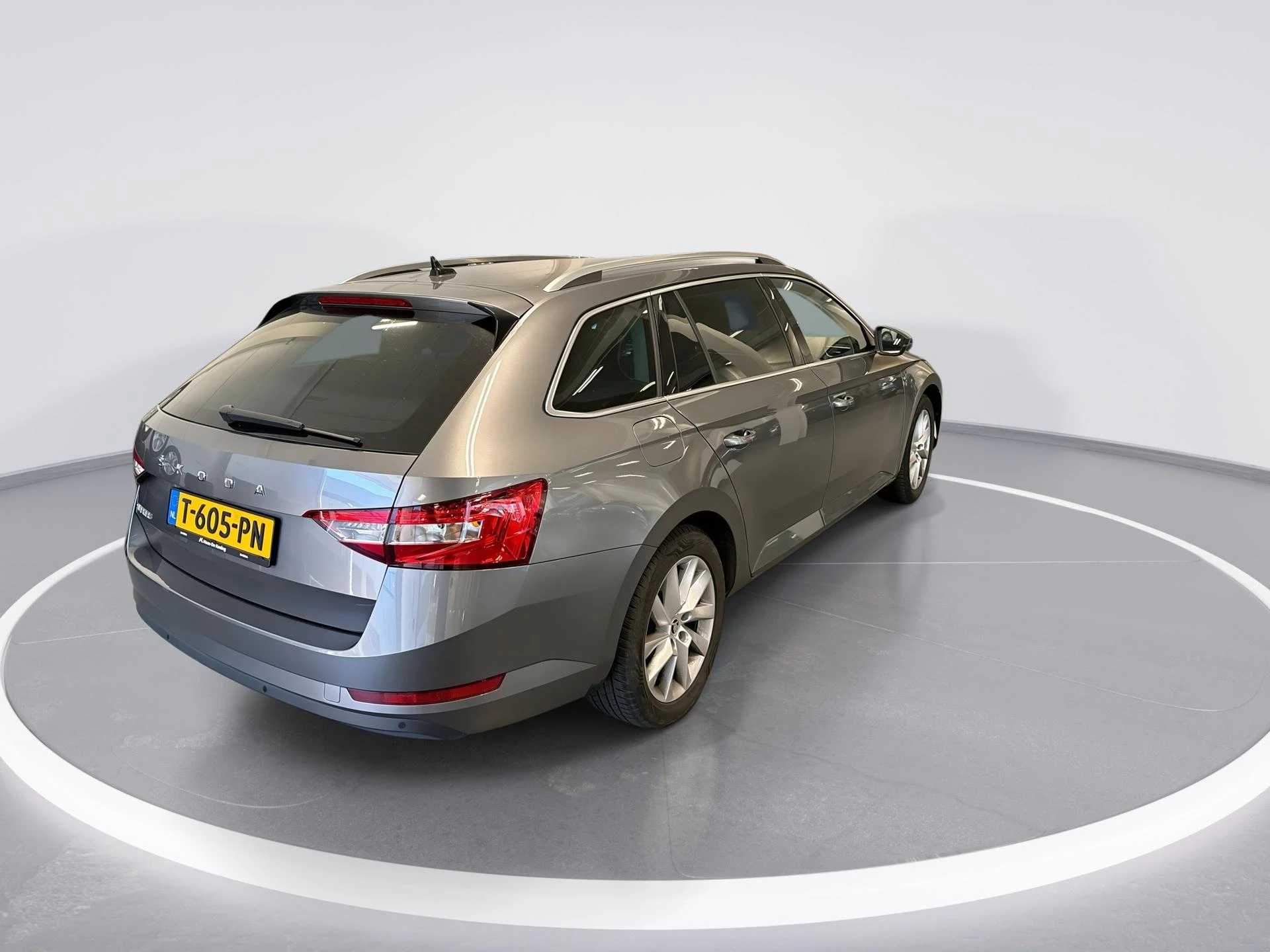 Hoofdafbeelding Škoda Superb