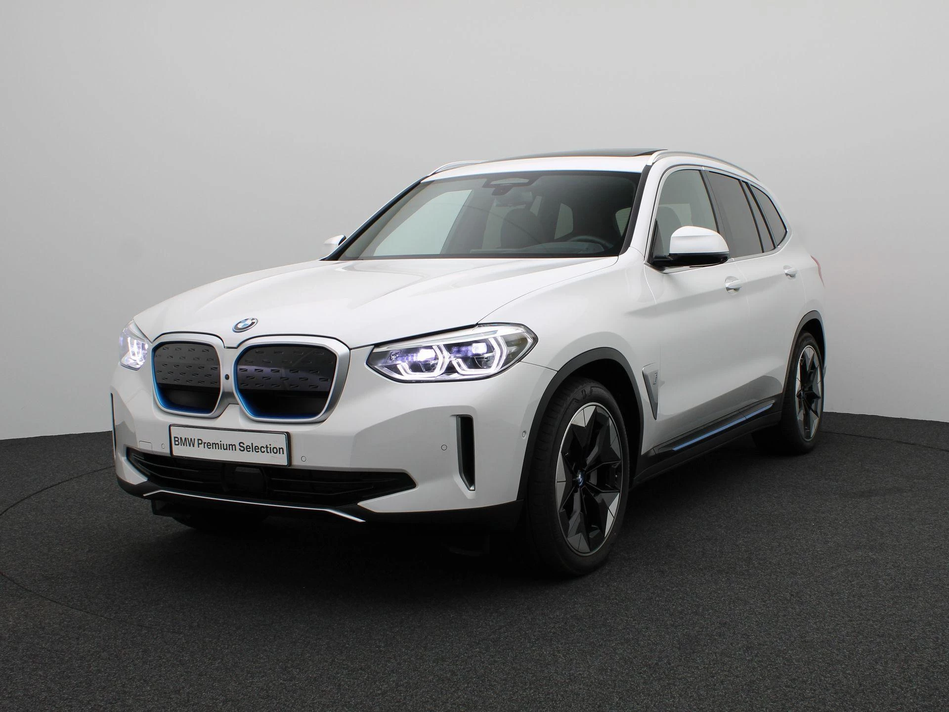 Hoofdafbeelding BMW iX3