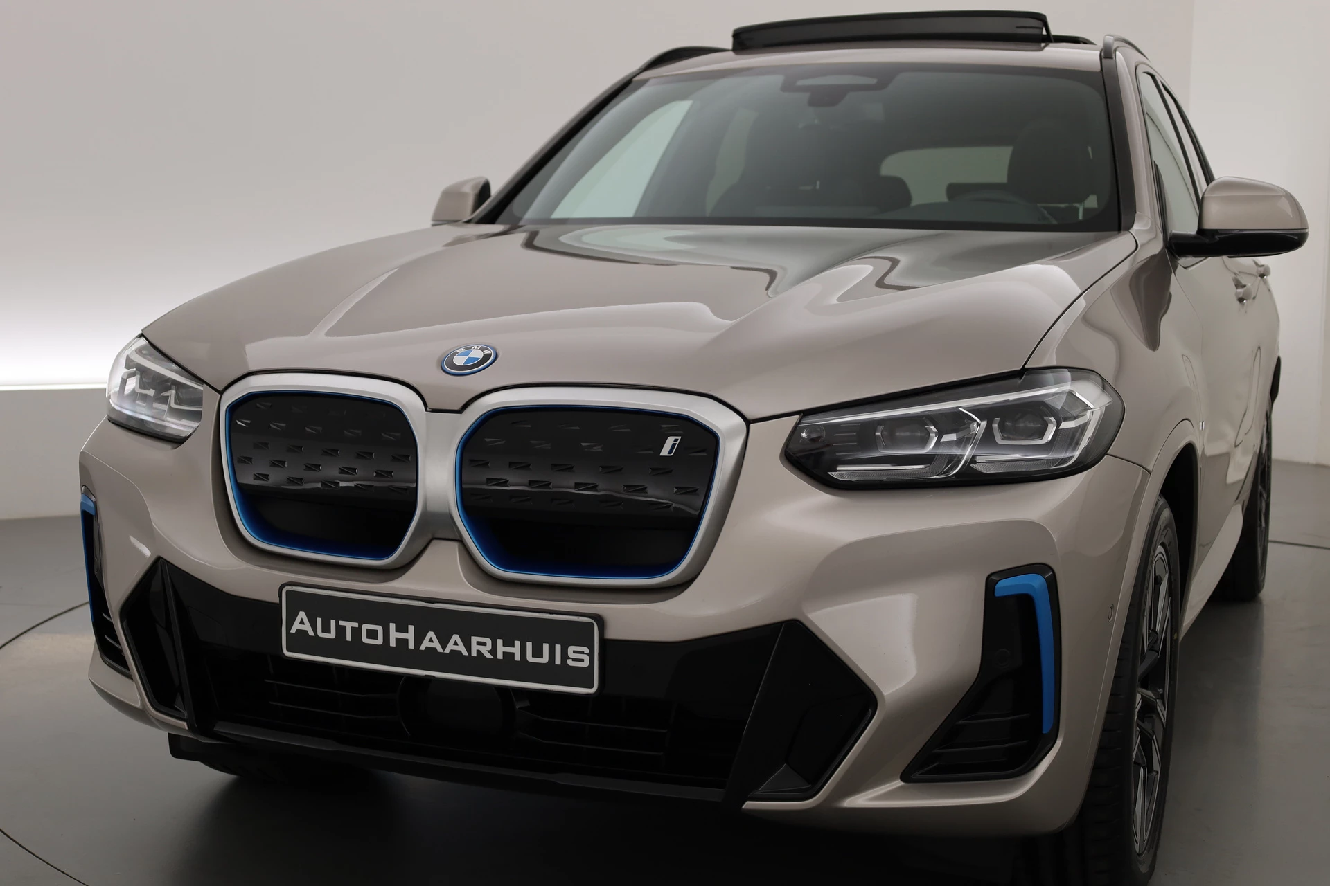 Hoofdafbeelding BMW iX3