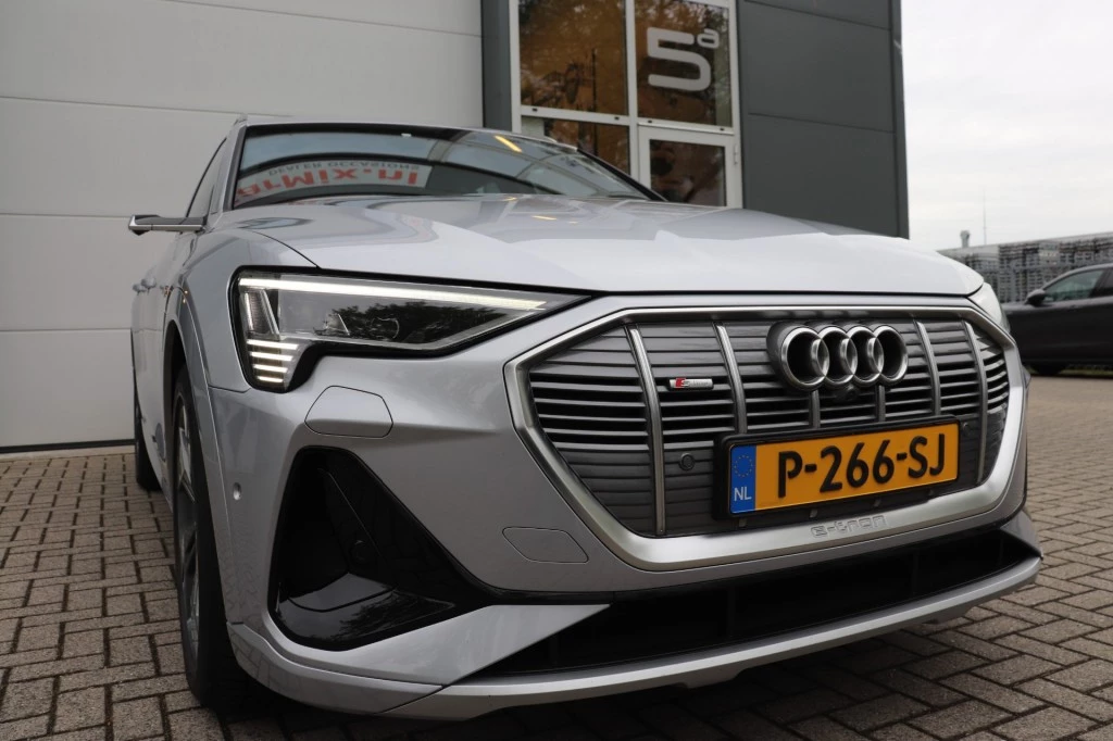 Hoofdafbeelding Audi e-tron