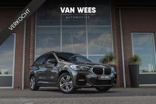 ➡️ BMW X1 xDrive25e F48 High Executive Facelift M-sport | M-pakket | 1e eigenaar | inc BTW | Dakraam | 18 inch | LED | DAB | Half-leder | Stoelverwarming | Navi | BMW dealer |