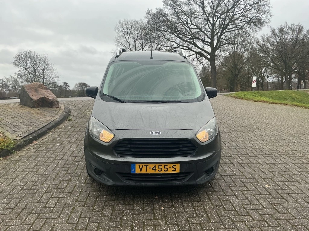 Hoofdafbeelding Ford Transit Courier
