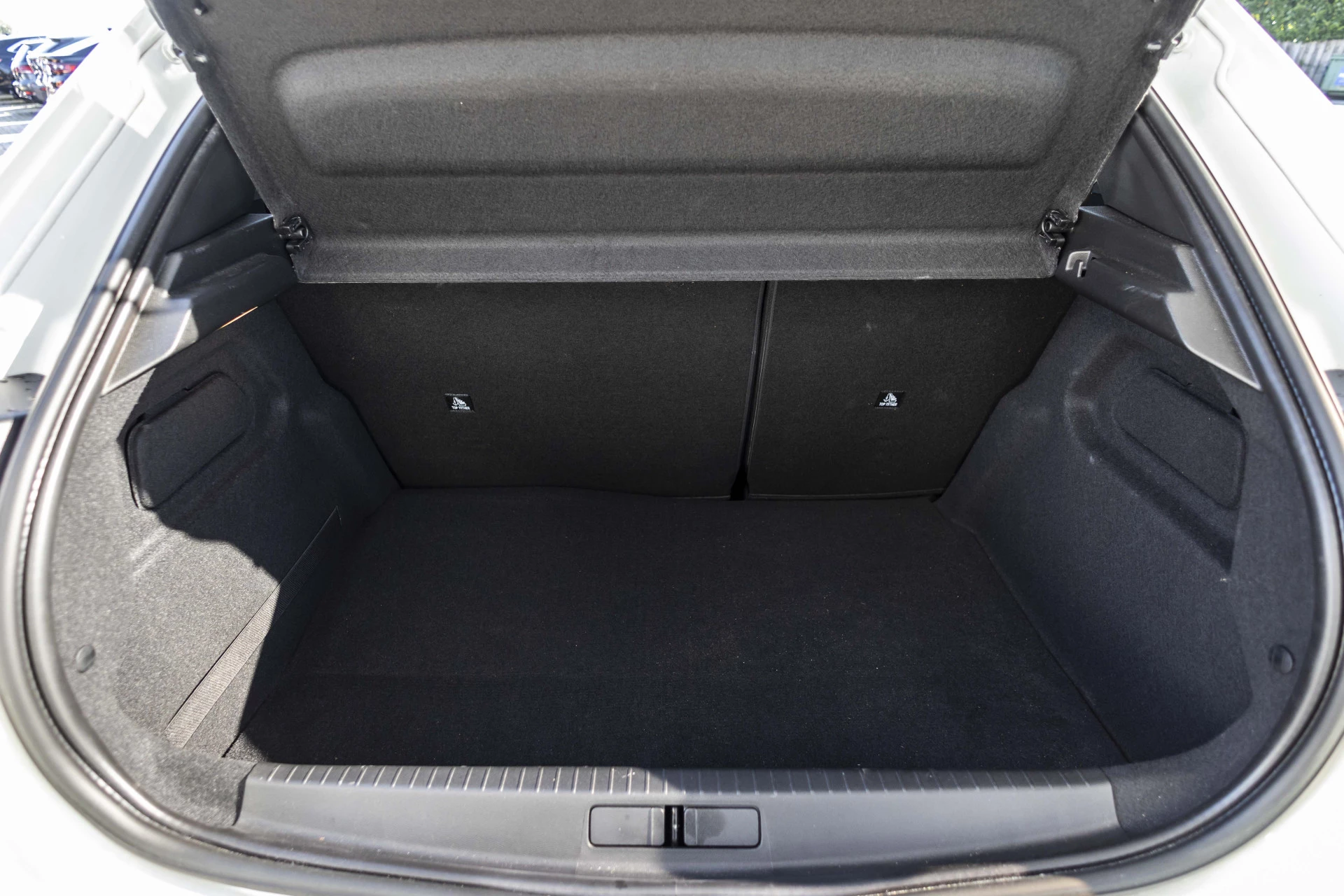 Hoofdafbeelding Peugeot e-208