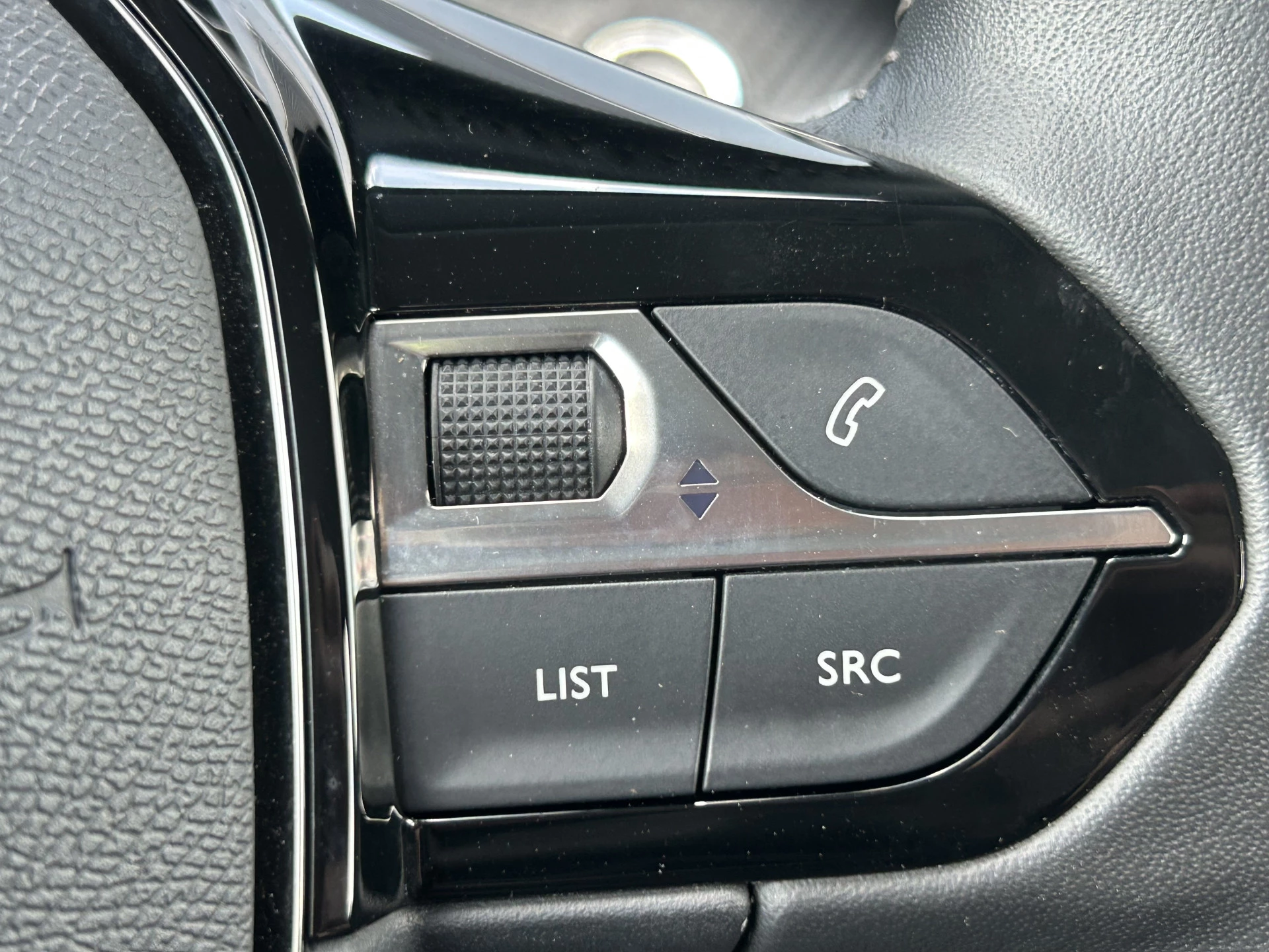 Hoofdafbeelding Peugeot e-208
