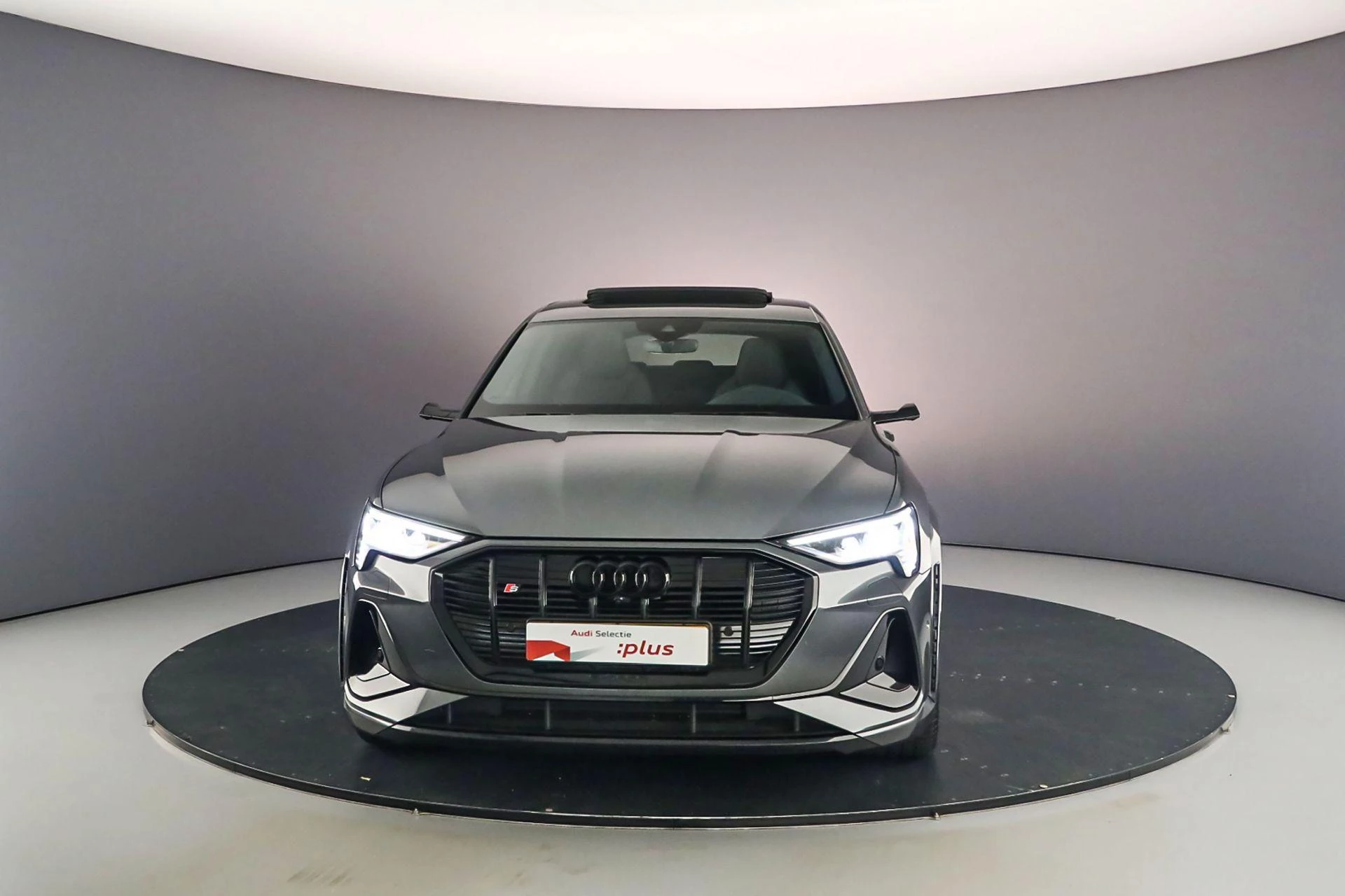 Hoofdafbeelding Audi e-tron