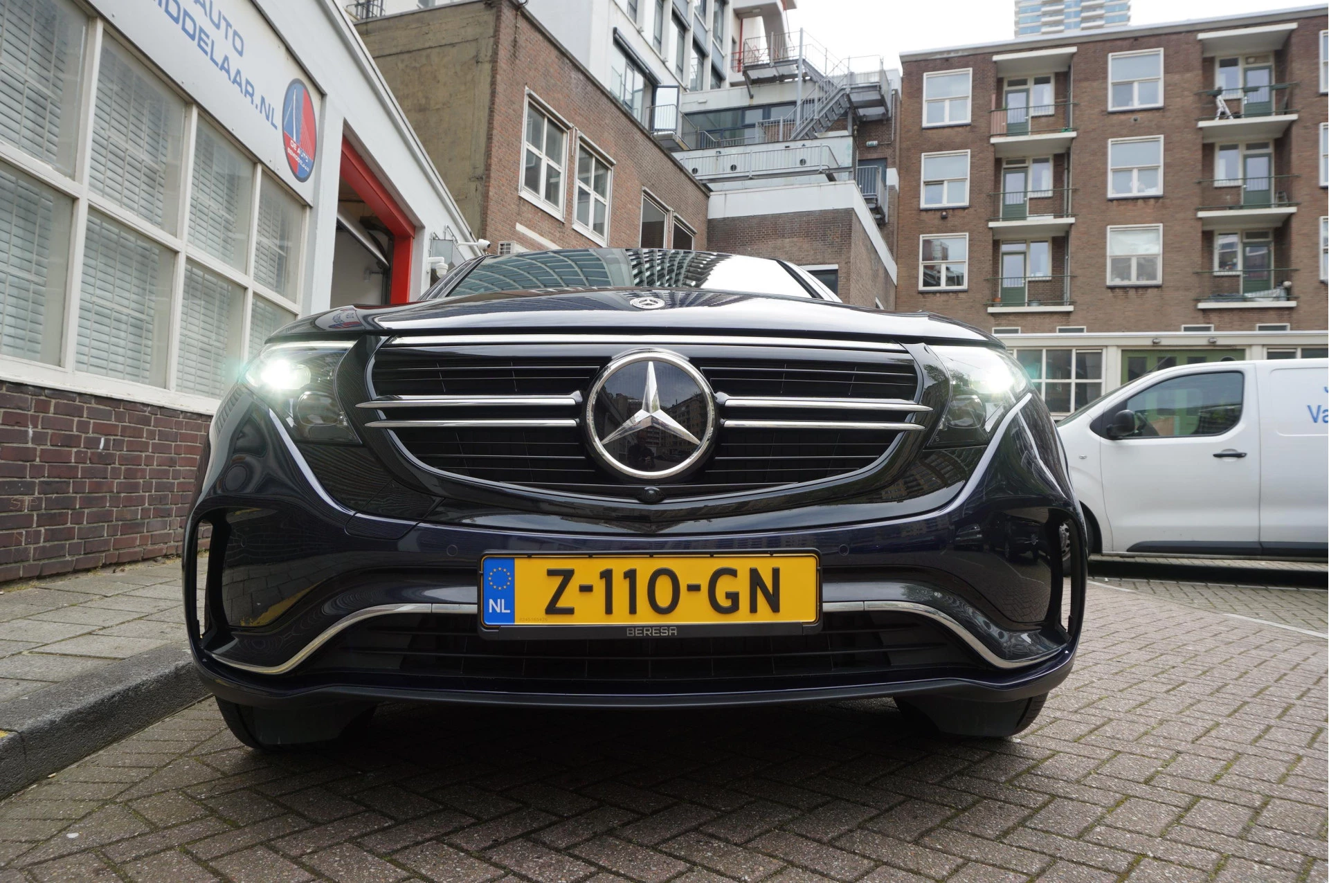 Hoofdafbeelding Mercedes-Benz EQC