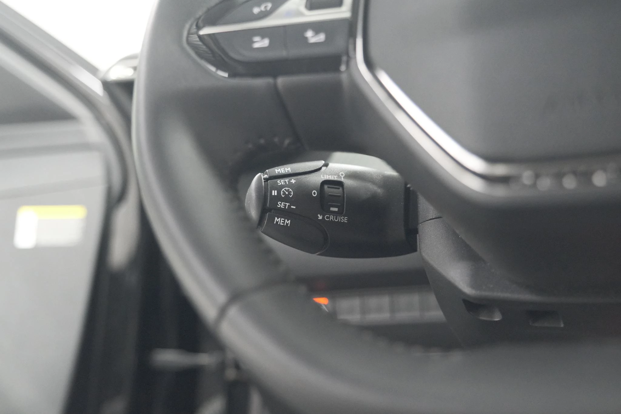 Hoofdafbeelding Peugeot e-208