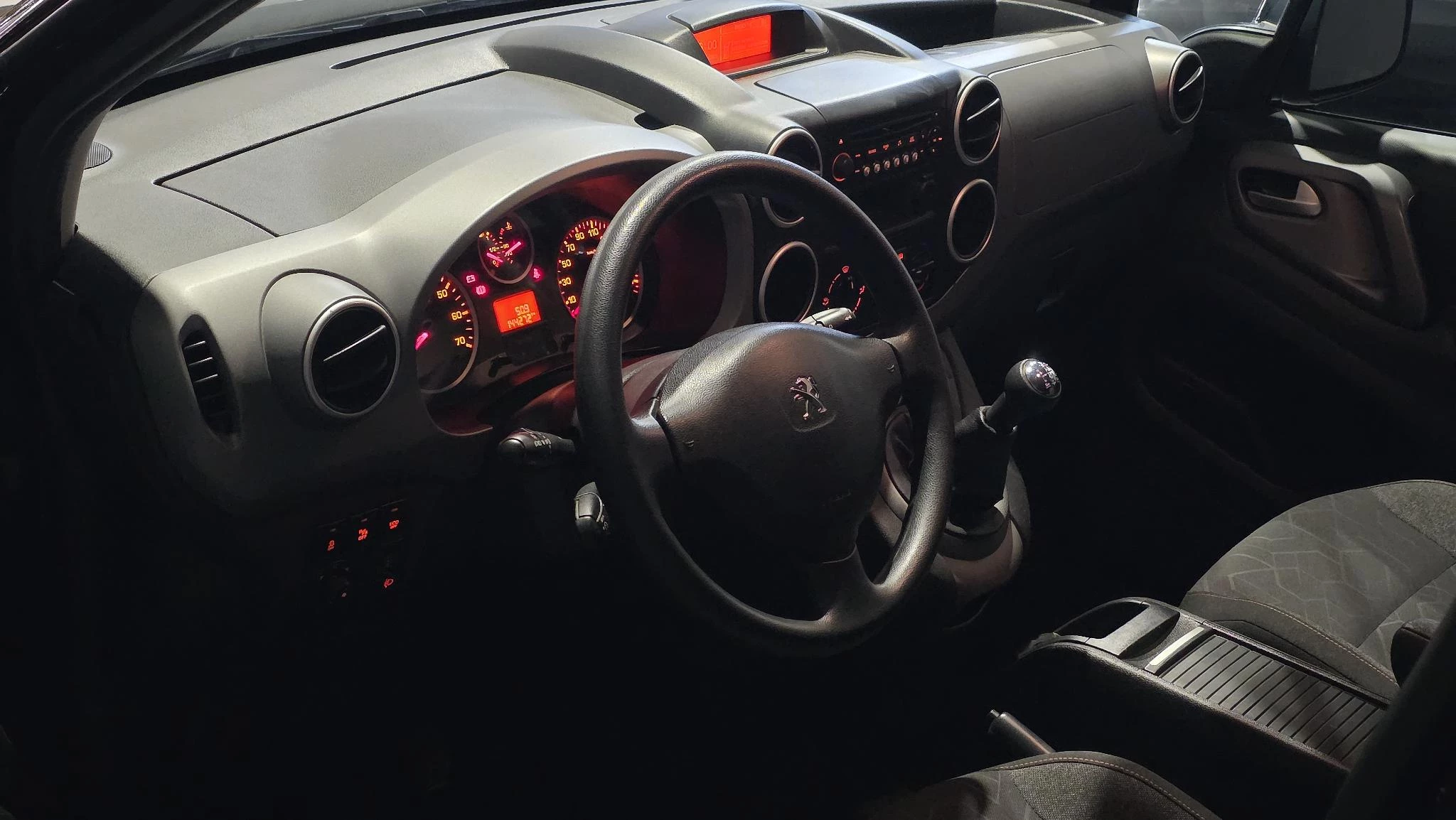 Hoofdafbeelding Peugeot Partner