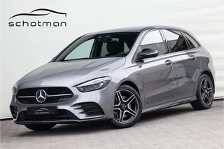 Hoofdafbeelding Mercedes-Benz B-Klasse Mercedes-Benz B-Klasse 250 e AMG Night Edition, Widescreen, Trekhaak, Camera, Hybride