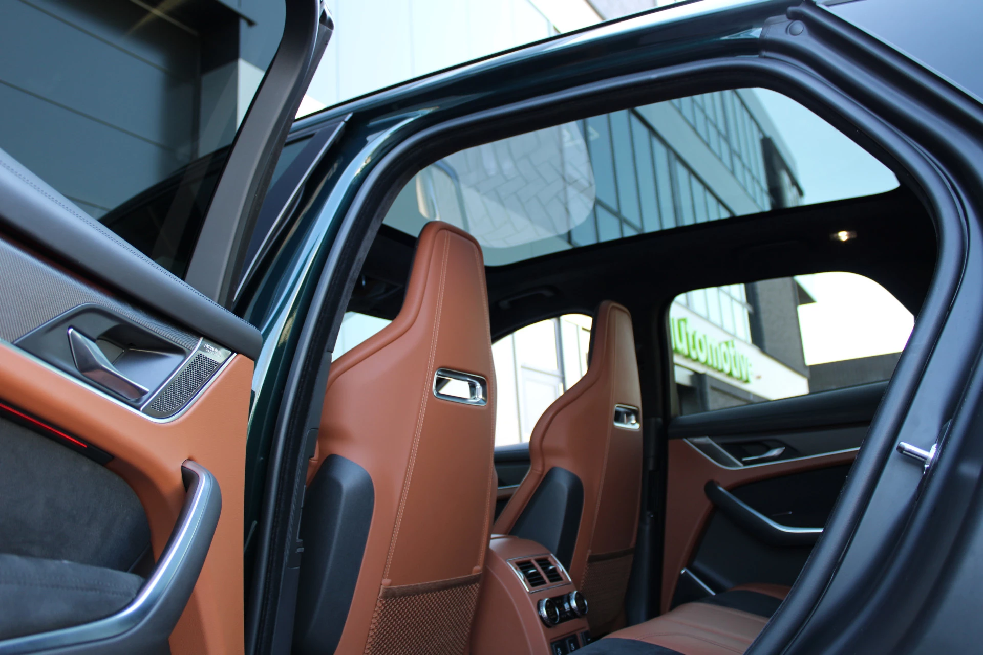 Hoofdafbeelding Jaguar F-PACE