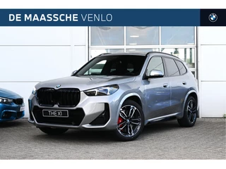 BMW X1 sDrive20i M Sport Automaat / Panoramadak / Trekhaak / Sportstoelen / M Adaptief onderstel / Comfort Access / Parking Assistant Plus / Head-Up / Stuurverwarming