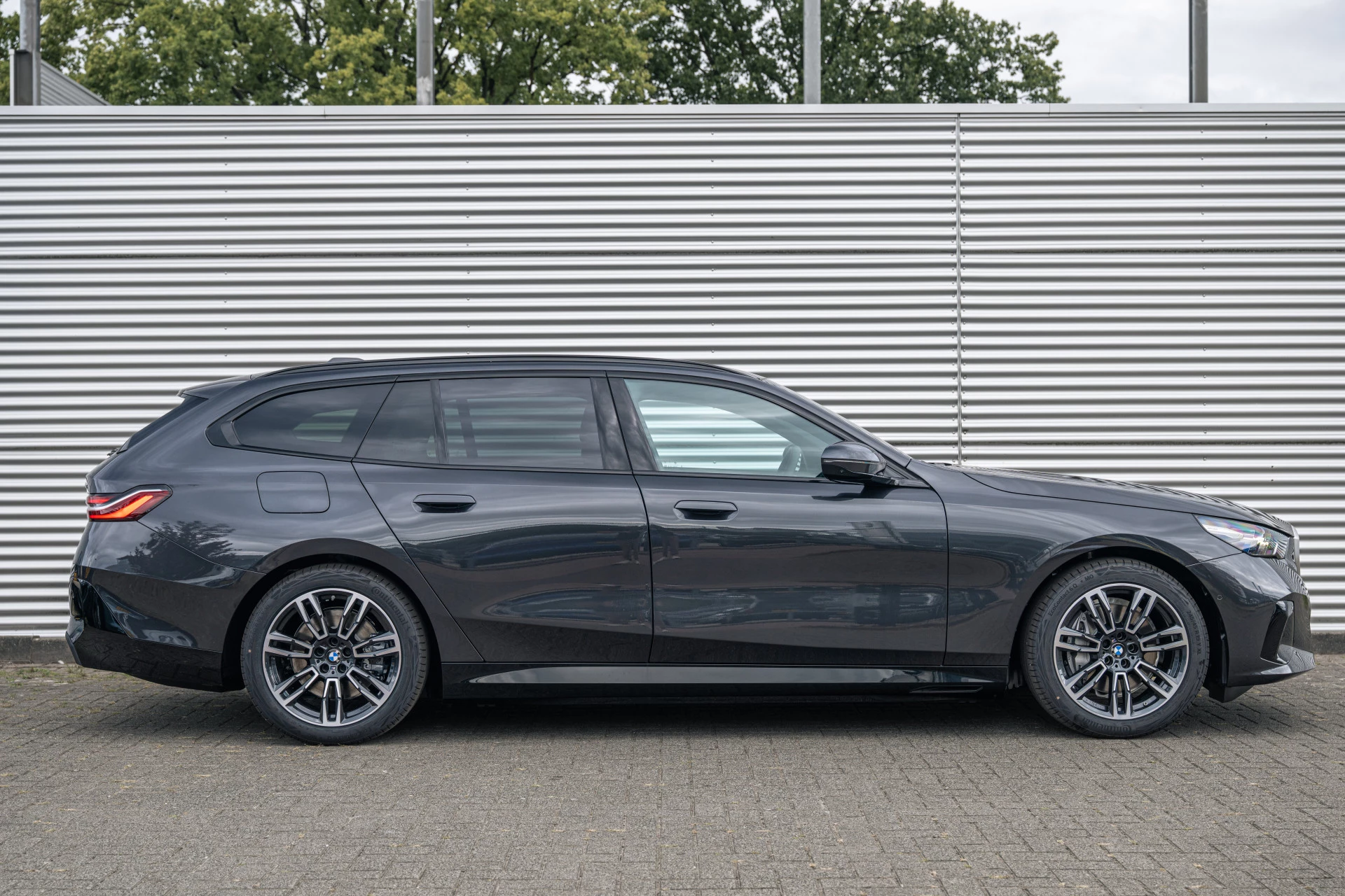 Hoofdafbeelding BMW i5