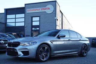 BMW 5-serie M5 | Carbon | Harman/Kardon | Dealer onderhouden | Sfeerverlichting | Donington Grau | 600PK | NAP | Origineel NL |