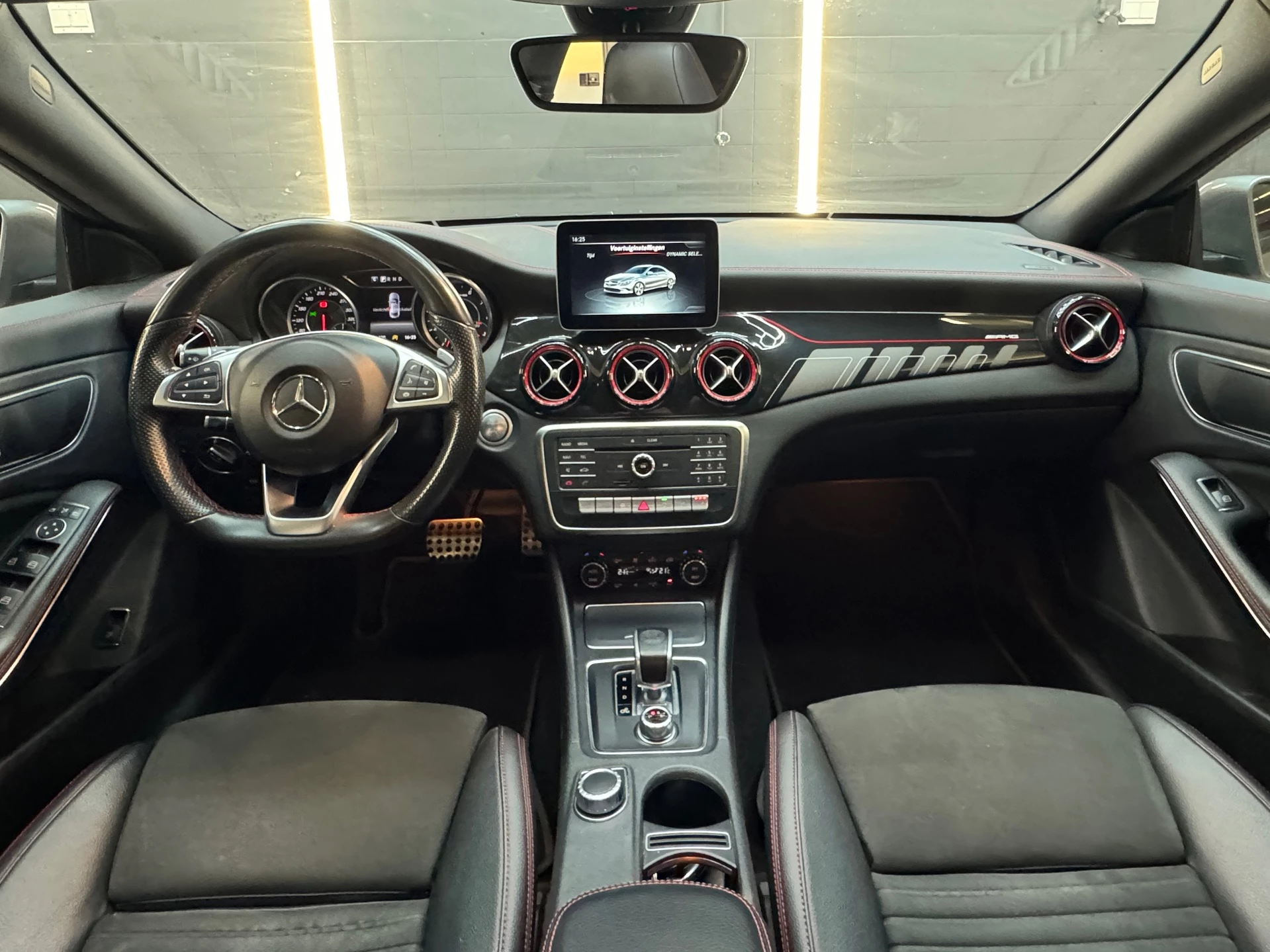 Hoofdafbeelding Mercedes-Benz CLA
