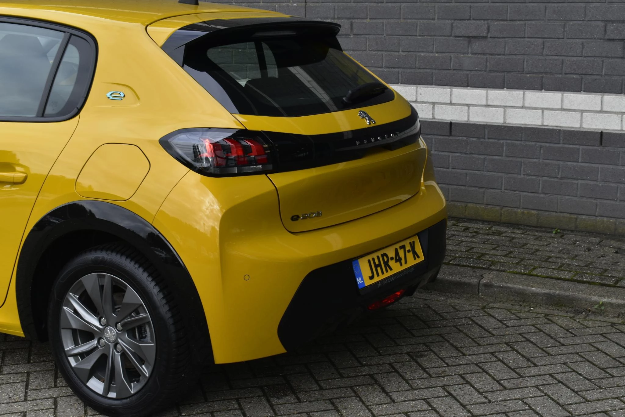 Hoofdafbeelding Peugeot e-208