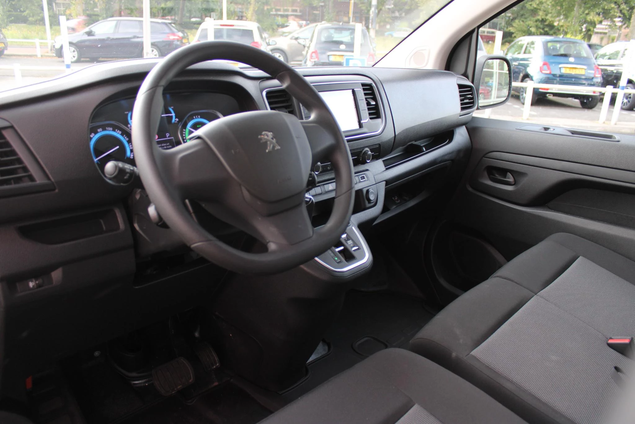 Hoofdafbeelding Peugeot e-Expert
