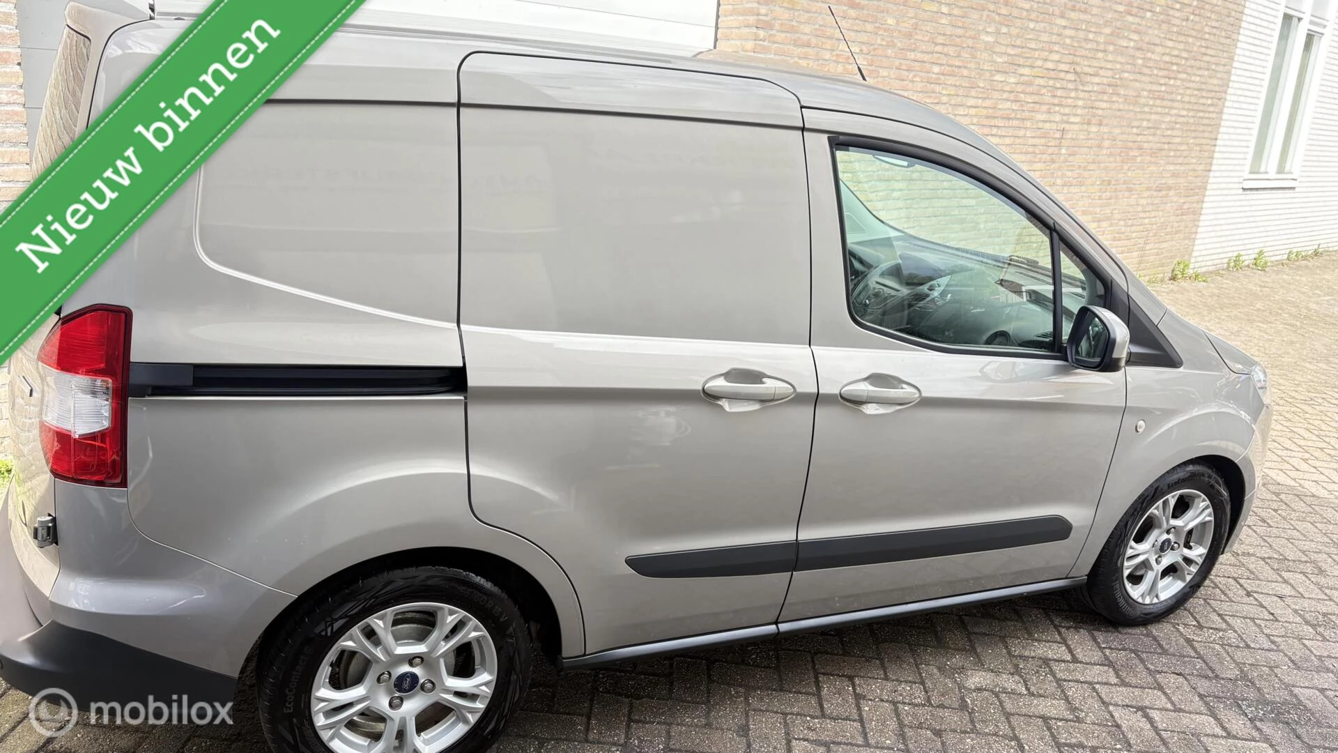 Hoofdafbeelding Ford Transit Courier