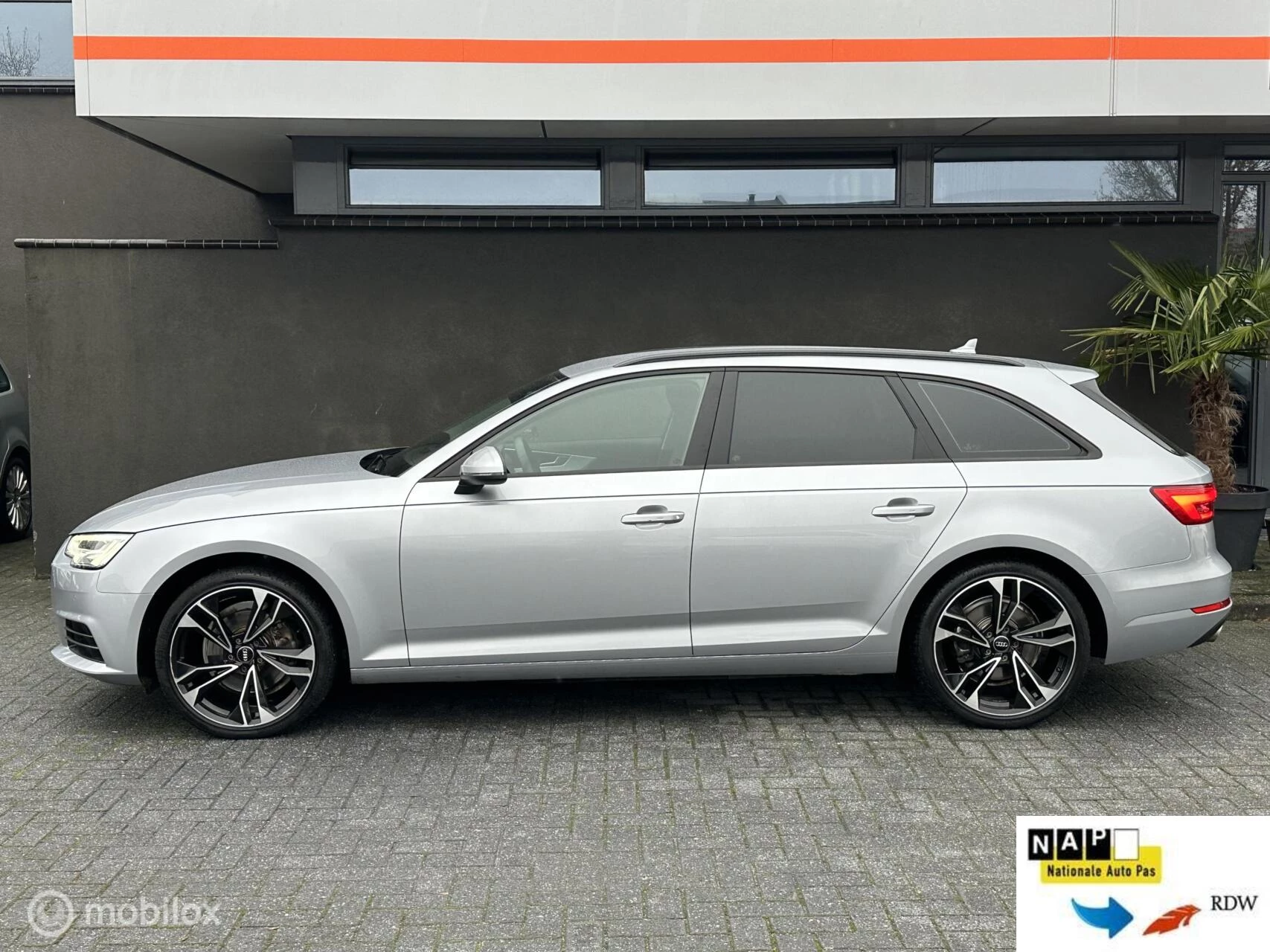 Hoofdafbeelding Audi A4