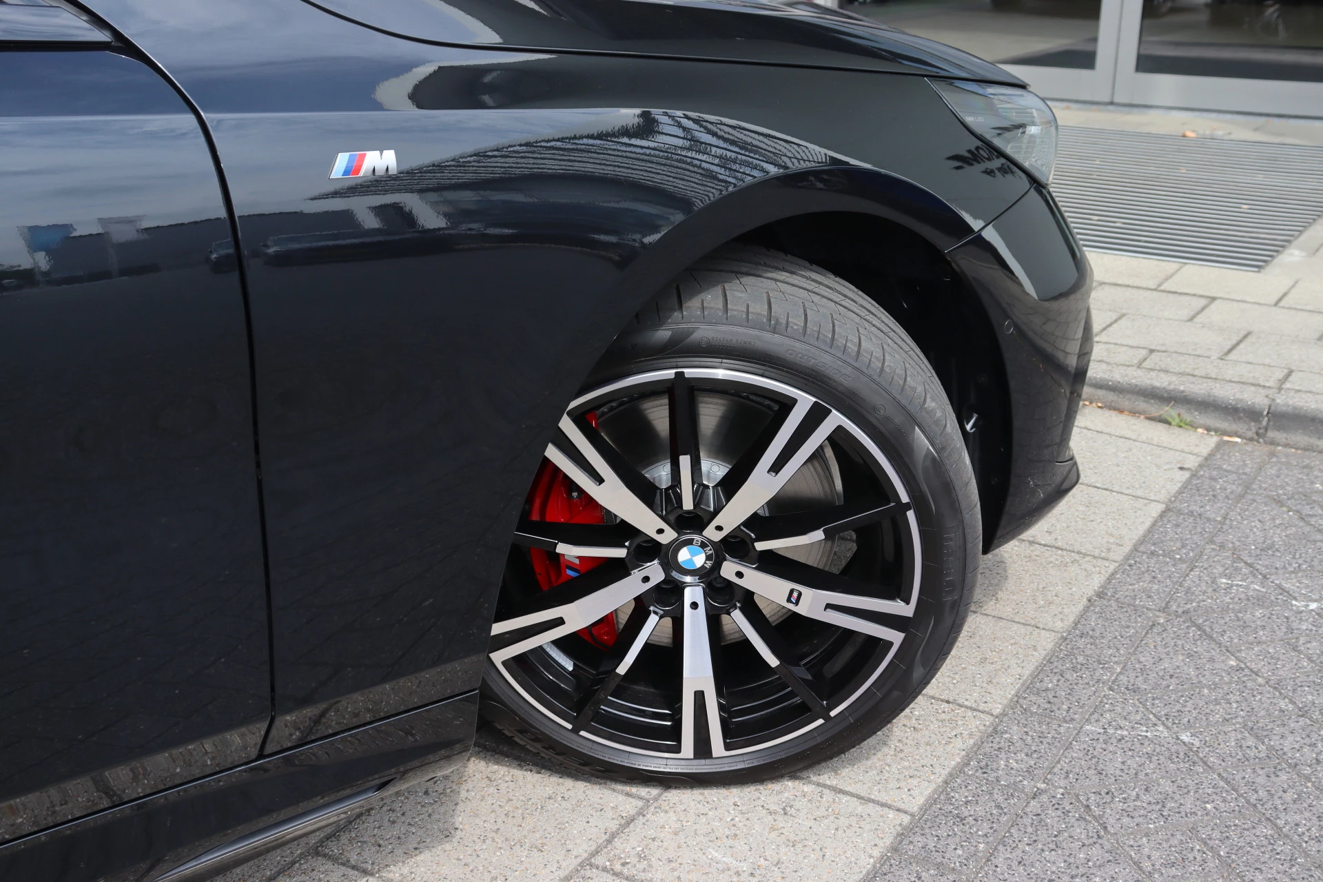 Hoofdafbeelding BMW i5