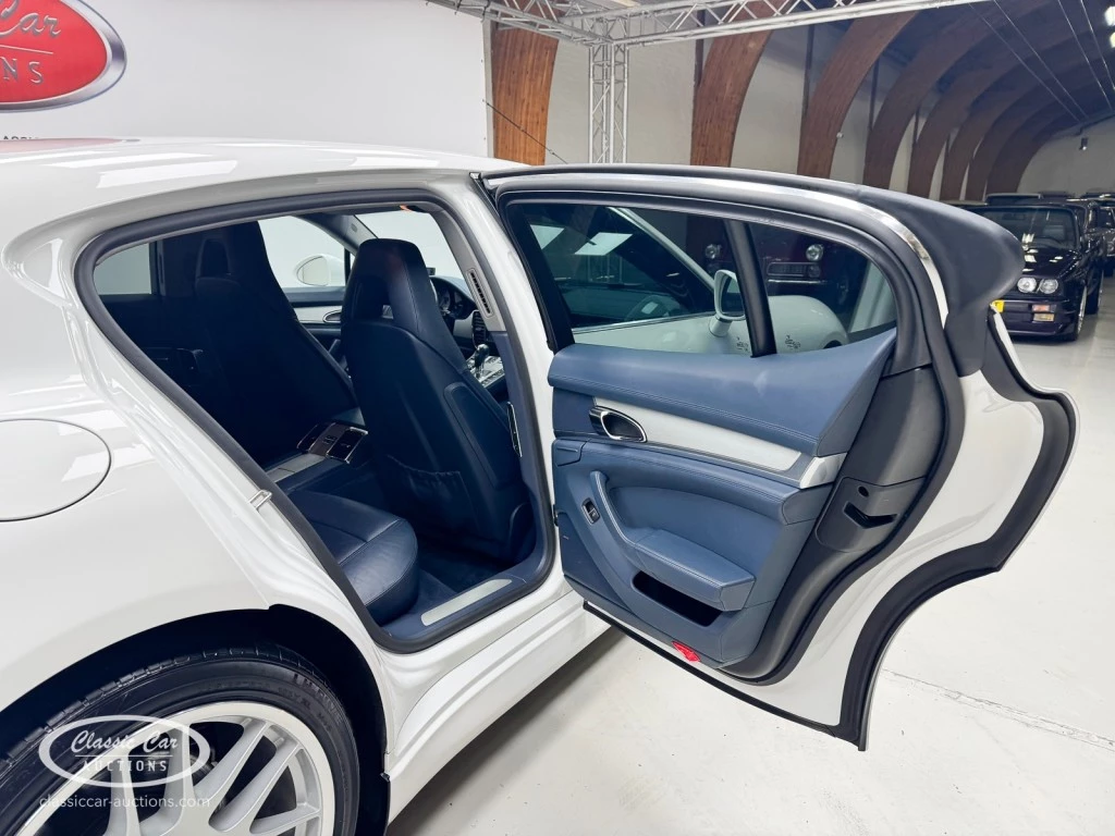 Hoofdafbeelding Porsche Panamera