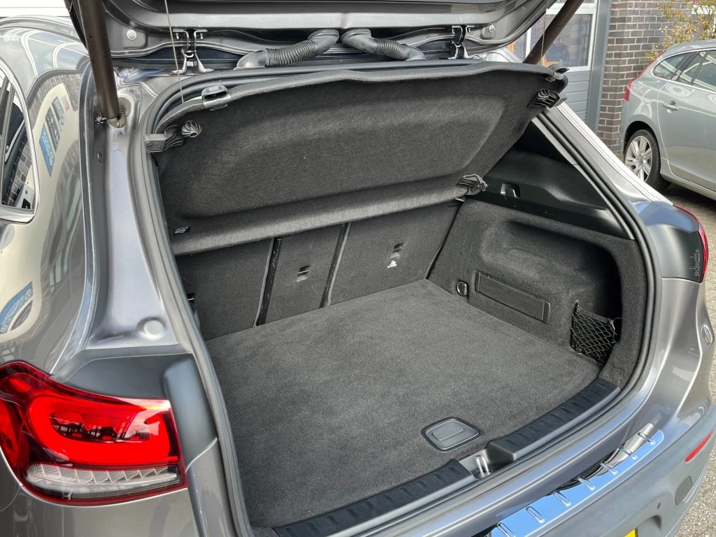 Hoofdafbeelding Mercedes-Benz EQA