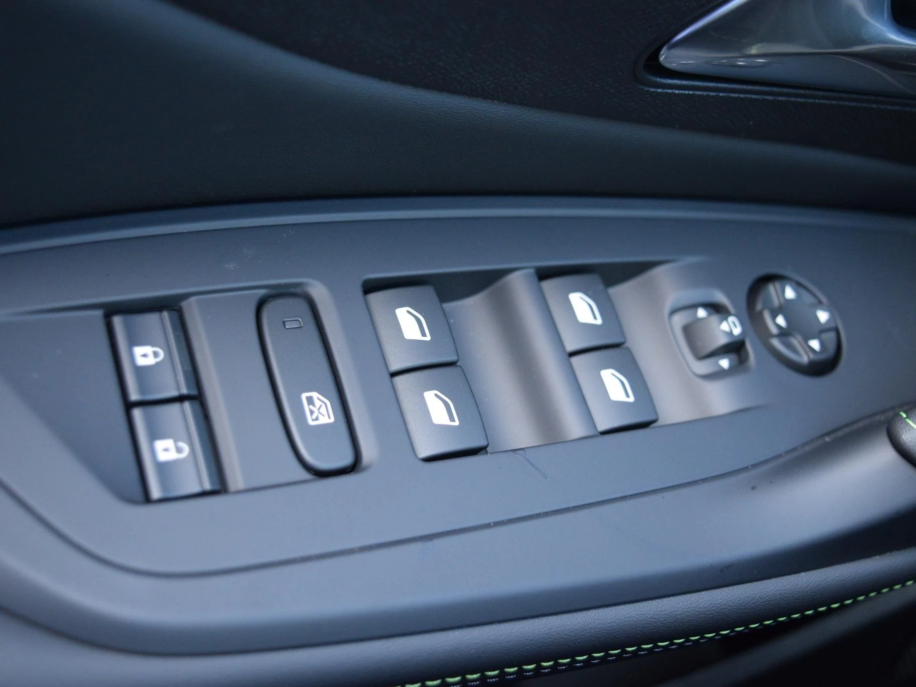 Hoofdafbeelding Peugeot e-308