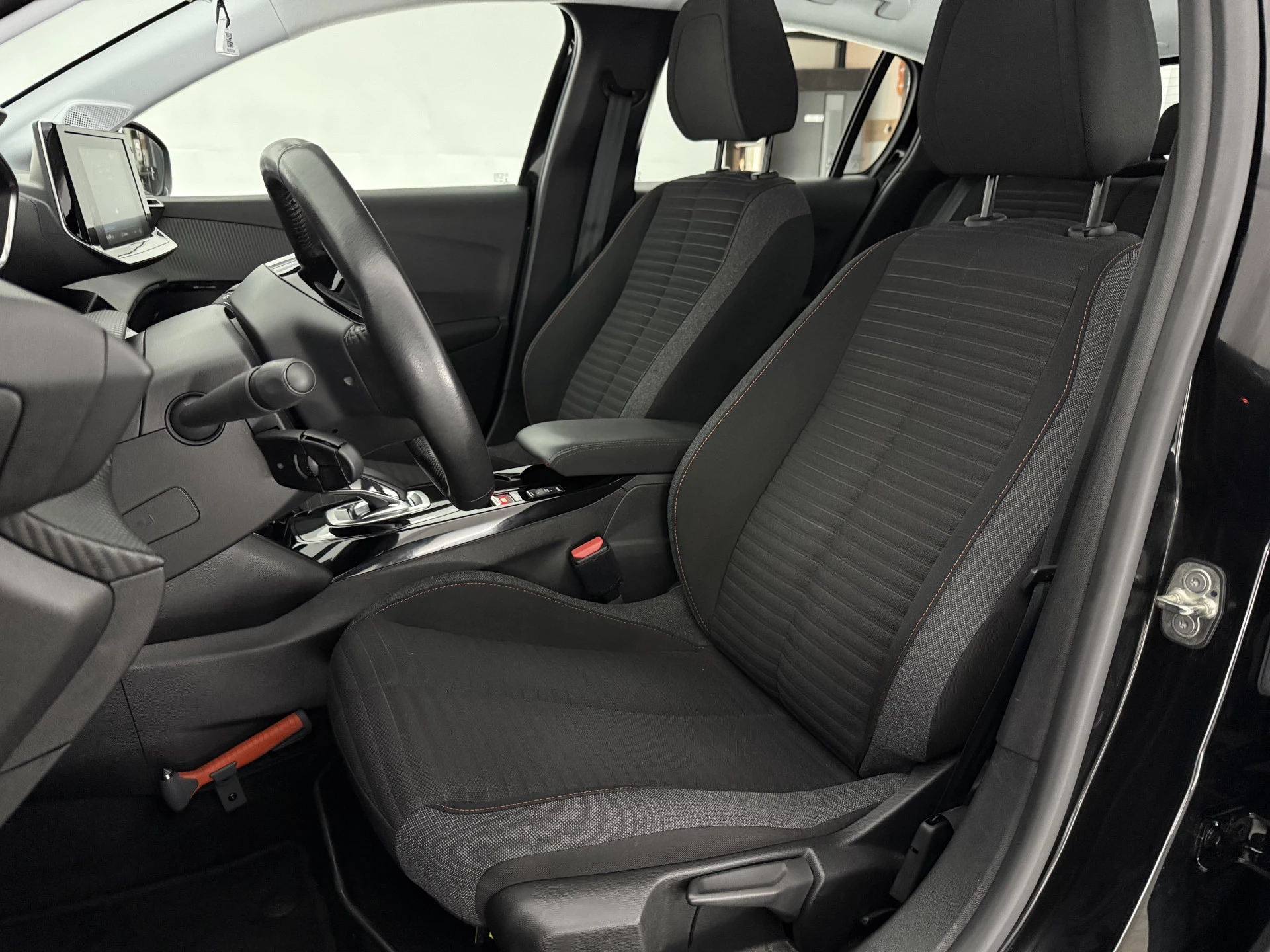 Hoofdafbeelding Peugeot e-208