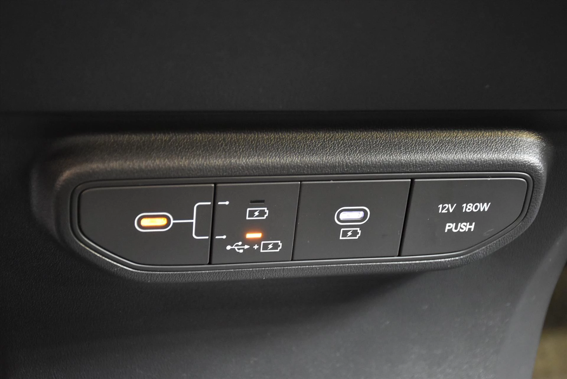 Hoofdafbeelding Kia EV5