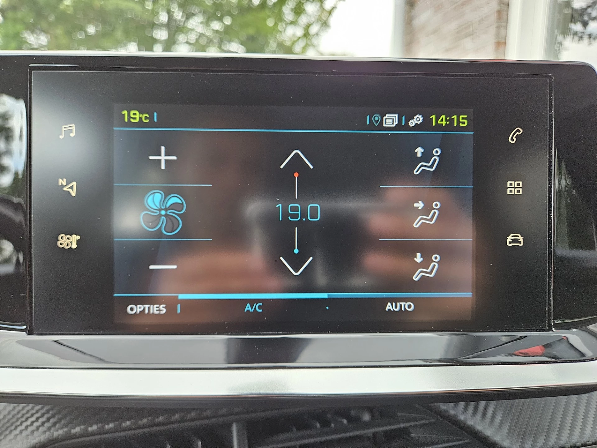 Hoofdafbeelding Peugeot e-2008