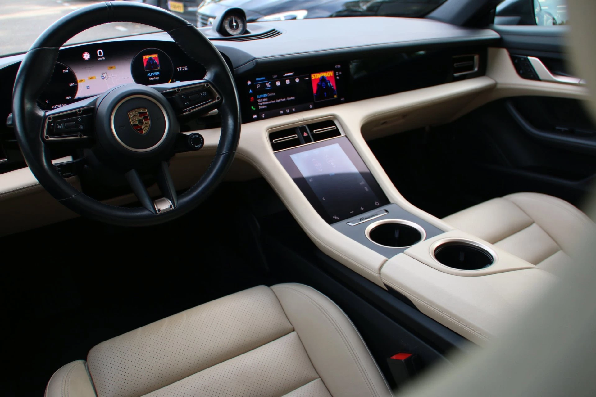 Hoofdafbeelding Porsche Taycan